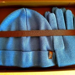 Lululemon beanie and gloves set
